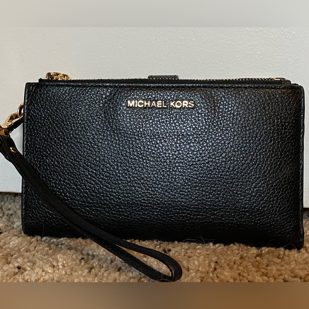 Michael Kors Adele Leather Smartphone Wallet